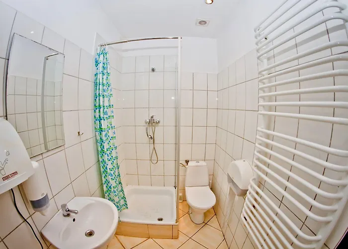 B Movie بيت شباب *