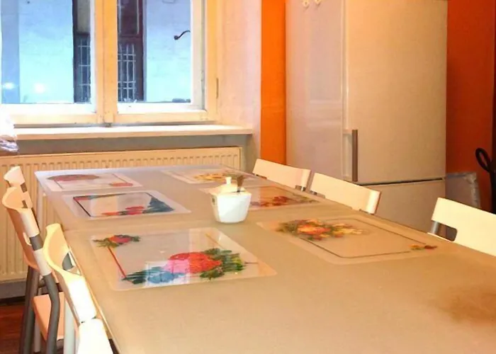 بيت شباب B Movie كراكوفيا