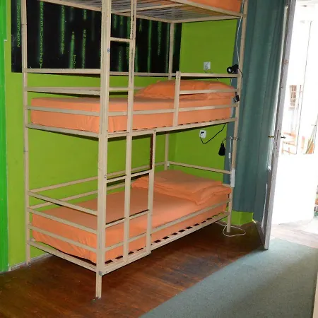 B Movie Hostal