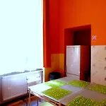 B Movie Hostal Cracovia