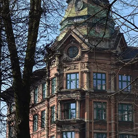 B Movie Хостел