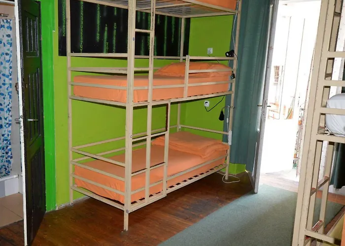 B Movie بيت شباب