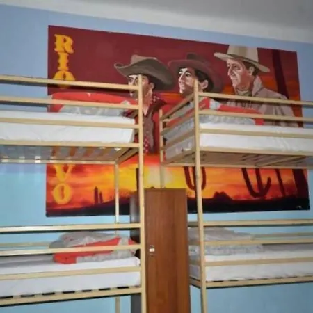 B Movie Hostel Krakau